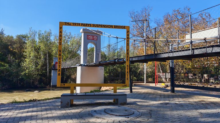 The “Hangbrug” Parys: A Timeless Landmark Over the Vaal River